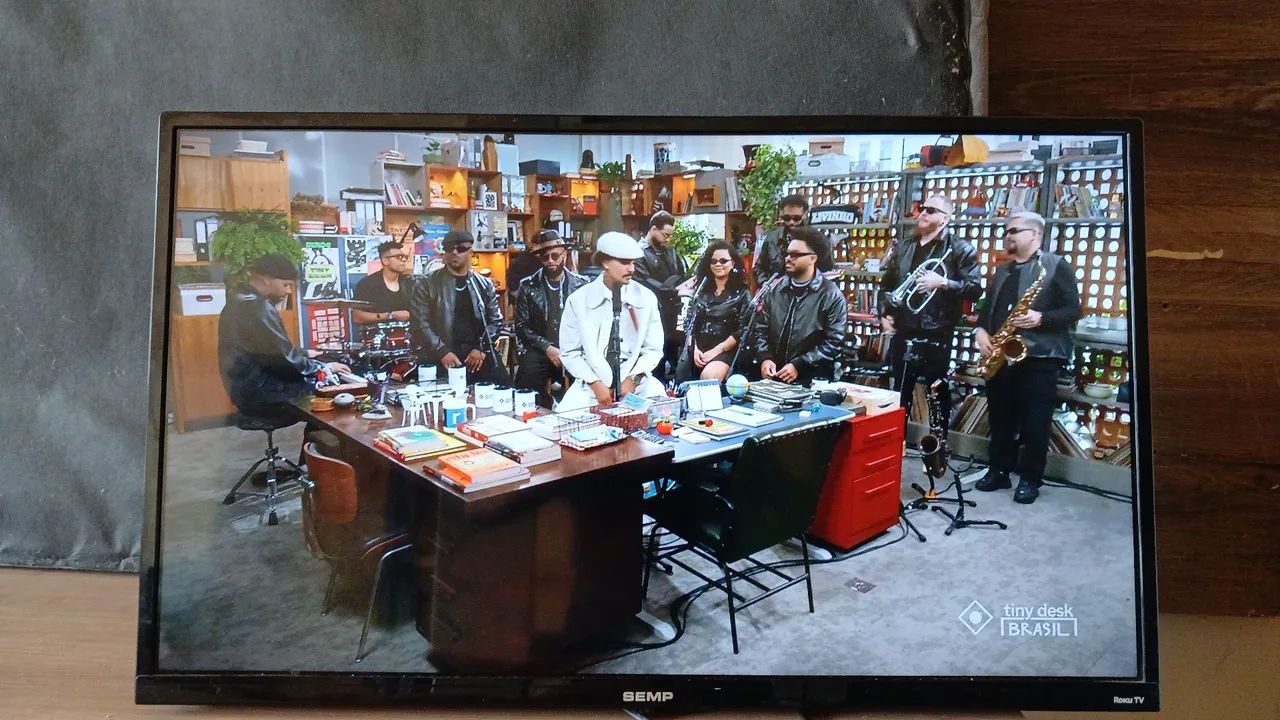 Smart tv 32 pol semp Toshiba com controle - Foto 3
