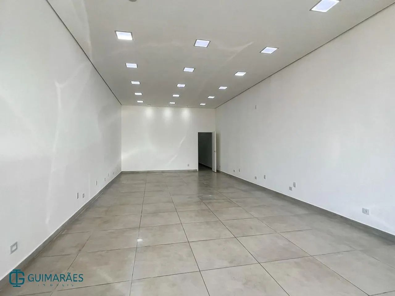 Sala Comercial de Aproximadamente 100m² na Avenida do Contorno  Edifício Moreira - Foto 2