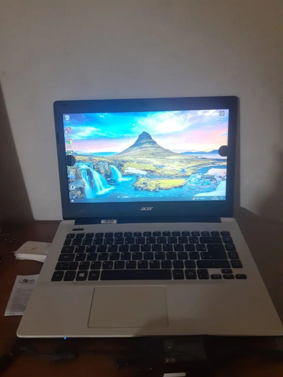 Tela de notebook Acer aspirei E5 471 com mancha 