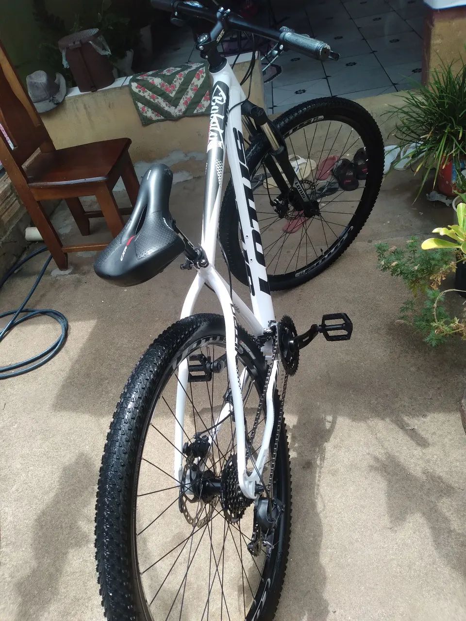 Vende uma bicicleta semi nova com 2 meses de uso - Foto 3