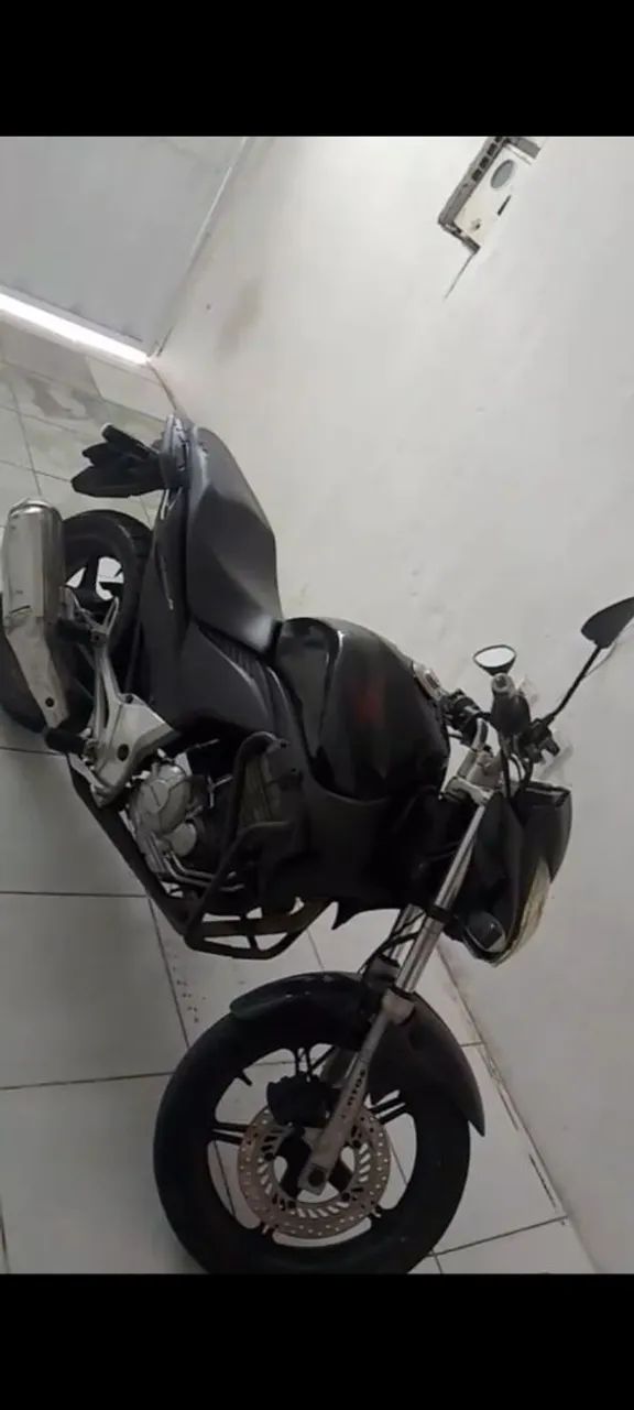 Cb 300 ano 2010 valor 11.500 - Foto 3