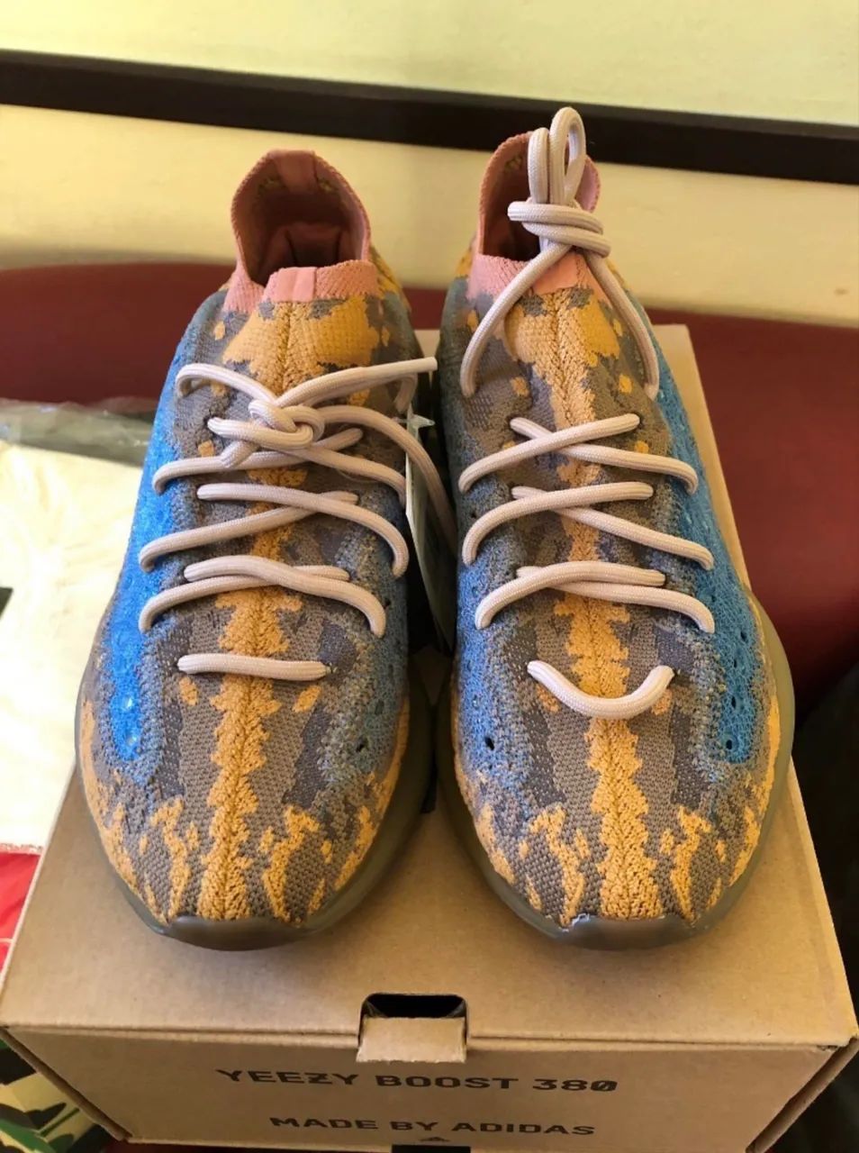 Tênis Adidas Yeezy Boost 380 - Foto 2