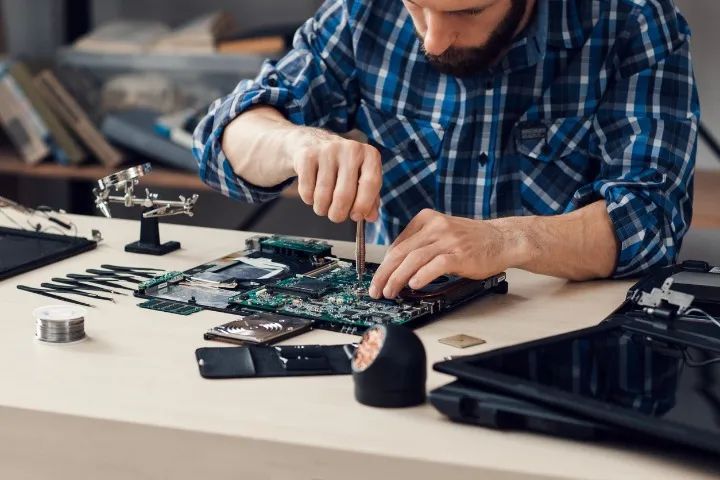 Manutenção de PC e Notebook a Domicílio - Rápido e com Garantia