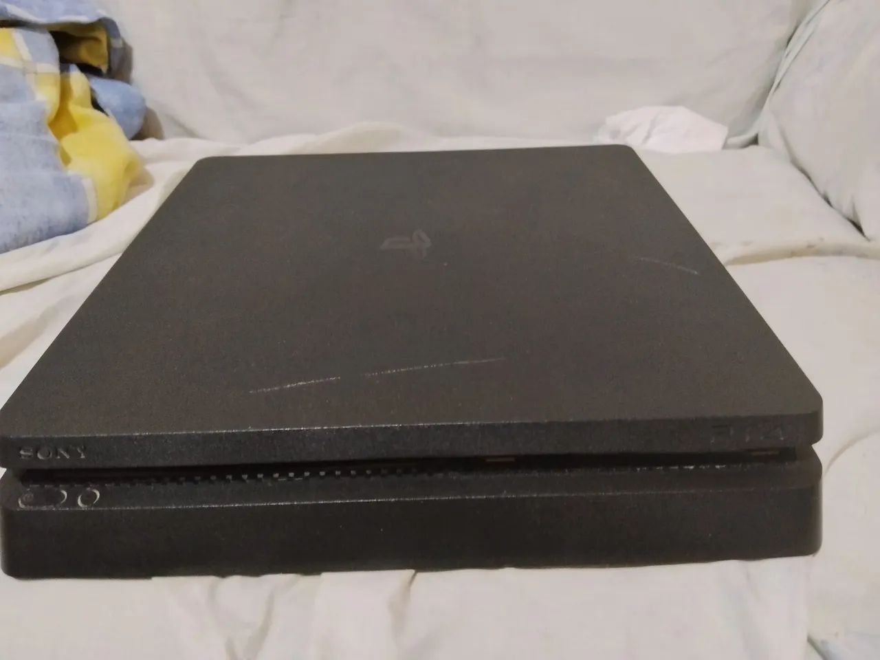 Playstation 4 slim