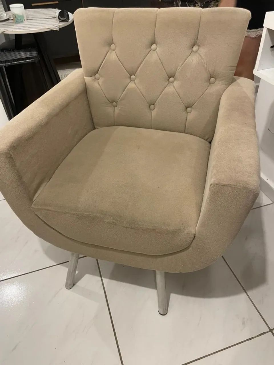 Duas Poltronas Begues (Capitonê)  - Foto 3