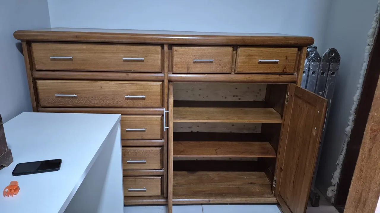 Vendo cômoda de madeira maciça nova  - Foto 4