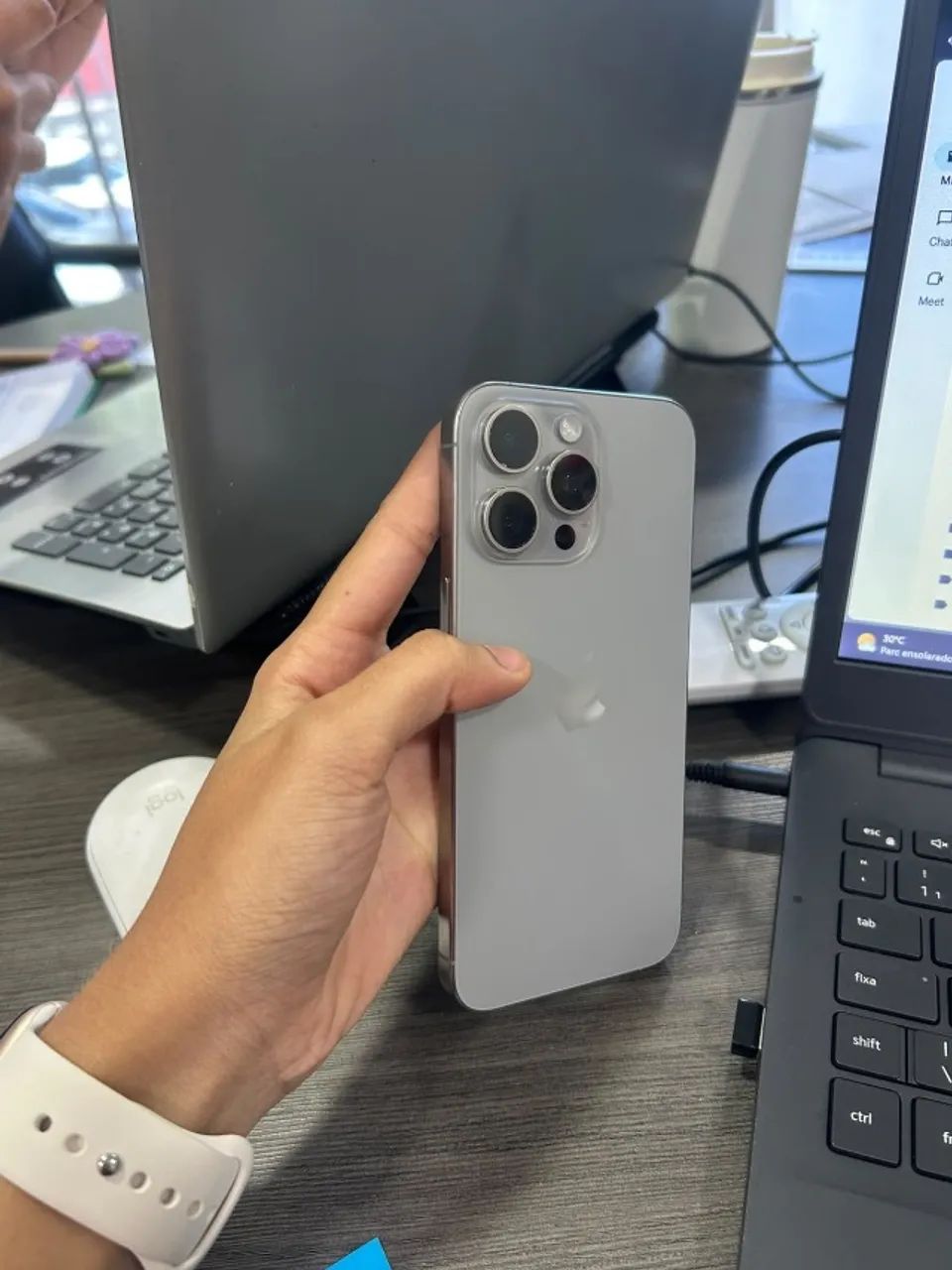 iphone 15 pro max - Foto 4