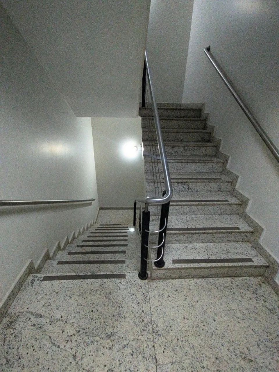 SALAS COM EXCELENTE LOCALIZAÇÃO EM SAMAMBAIA - Foto 5