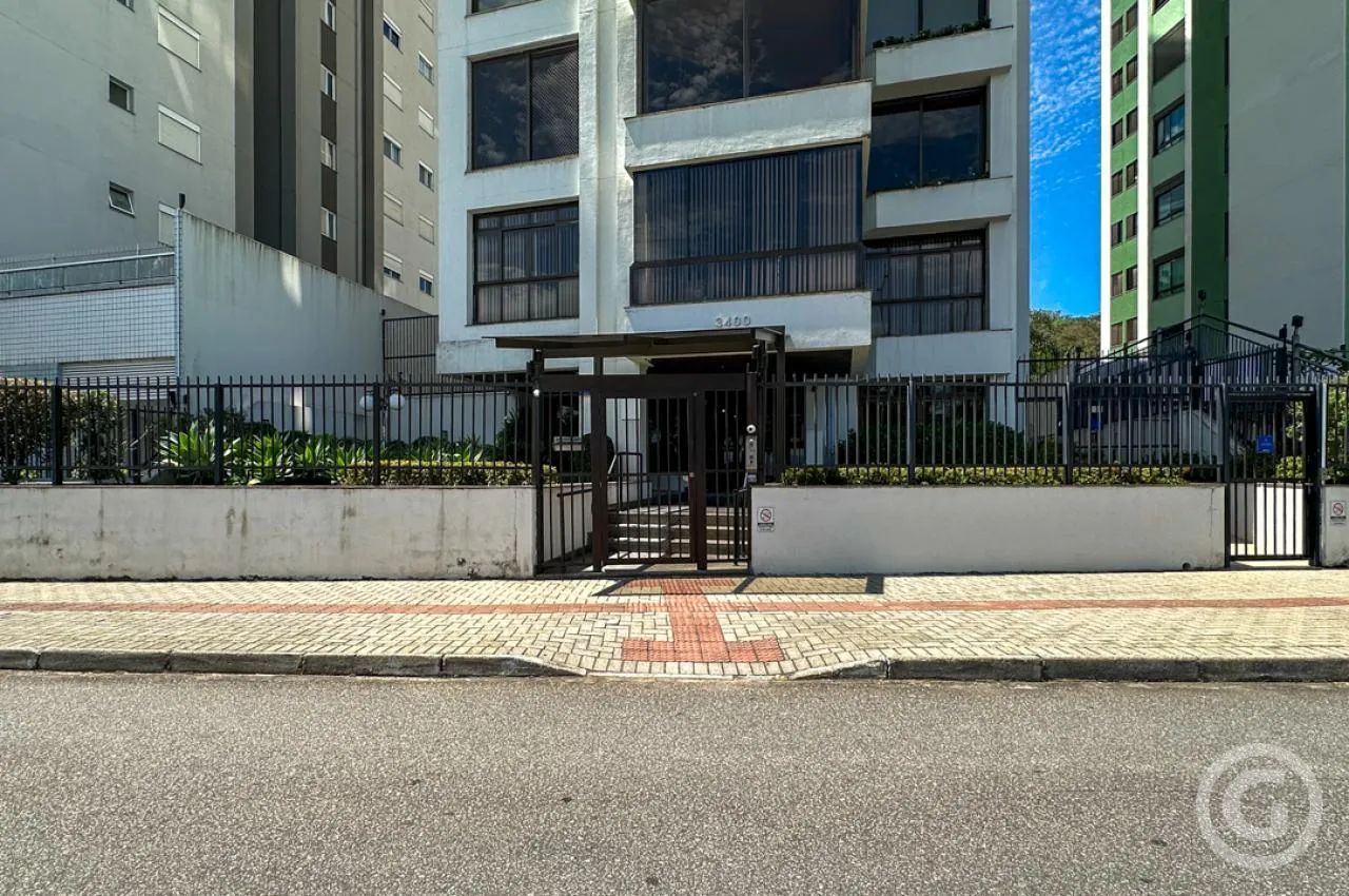 Viva com estilo e conforto no Edifício Saint Tropez, em Florianópolis - Foto 3