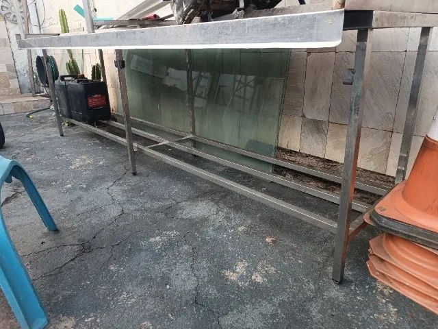 Mesa em aço inox padrão Anvisa com prateleira inferior gradeada 3.0x0.60 Metros - Foto 2