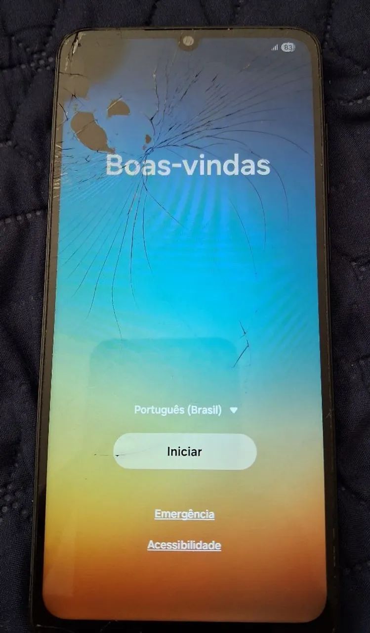 Celular Samsung A 6 tela trincada.  Funciona normalmente 