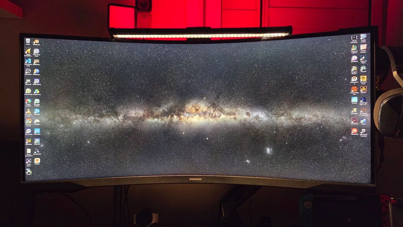Samsung Odssey G5 Ultrawide 34" com detalhe
