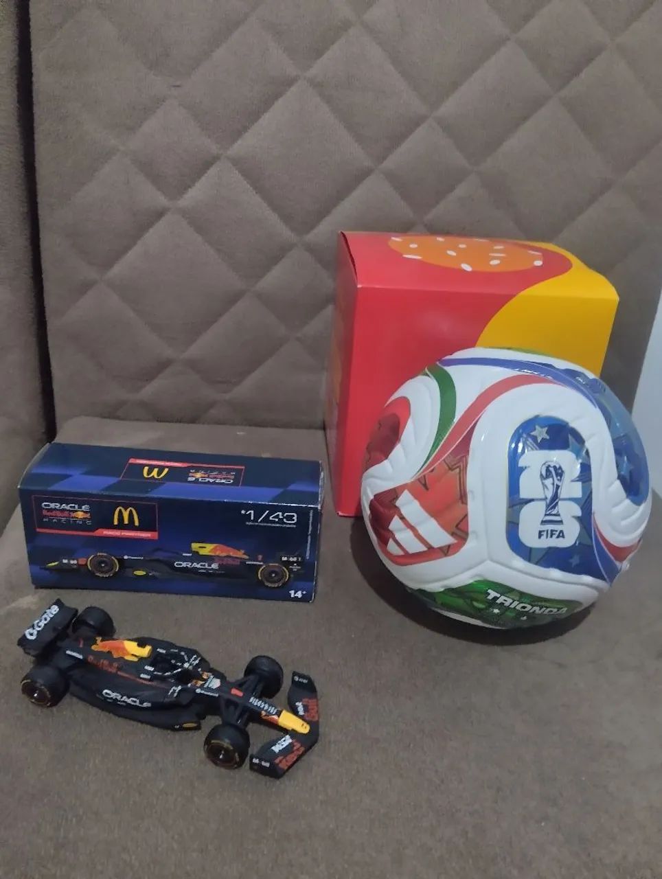 Bola Trionda e f1 Redbull McDonald's  - Foto 2
