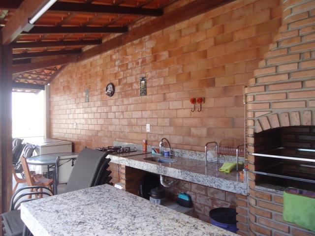 Linda casa com 03 quartos sendo 02 com armários! - Foto 17