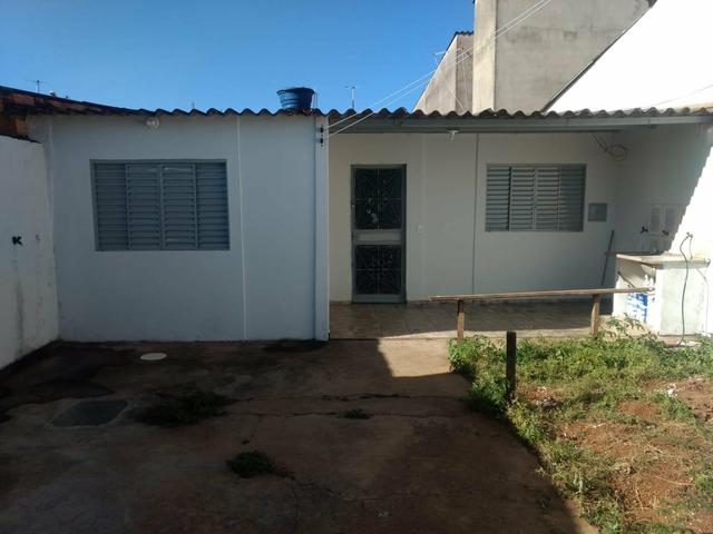 QC 01 | Casa 2 Quartos | Quintal e 1 Vaga | Excelente Localização | Oportunidade