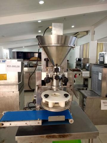 Máquina de salgados duplo recheio e máquina de empanar - Foto 2
