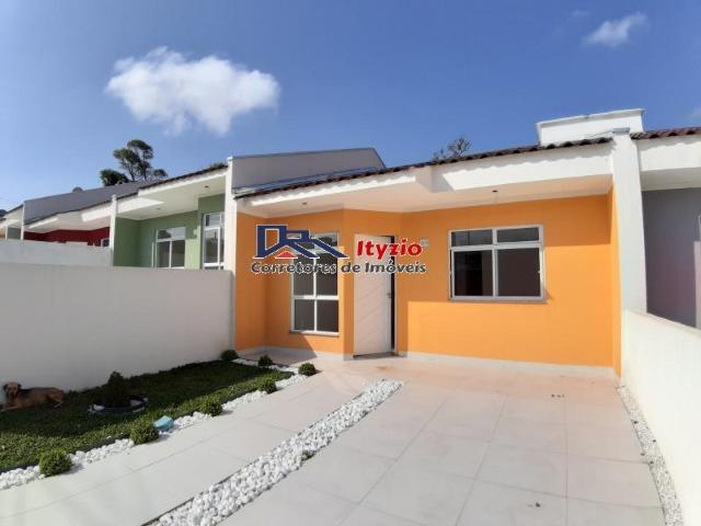 Casa com 3 quartos dentro de condomínio no bairro Gralha Azul