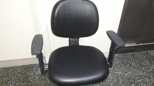 Cadeira couro escritório - Foto 4