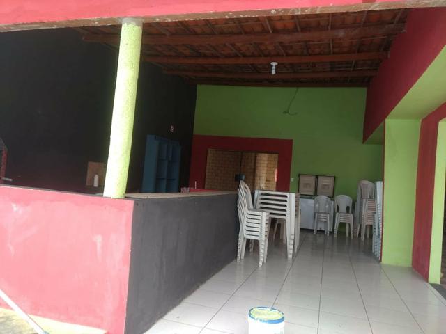 Vendo 4 casa , sendo uma com piscina e salão de festa com ponto de comércio. - Foto 2