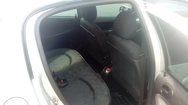 Peugeot 206 1.4 completo c/ GNV - Pouco rodado e em ótimo estado (2006/2007) - Foto 10