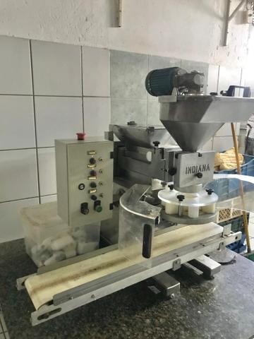 Vendo máquina de salgados.