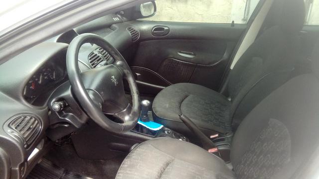 Peugeot 206 1.4 completo c/ GNV - Pouco rodado e em ótimo estado (2006/2007) - Foto 8