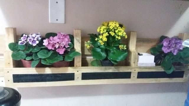 Jardineiras, brancos e floreiras em pallet - Foto 2