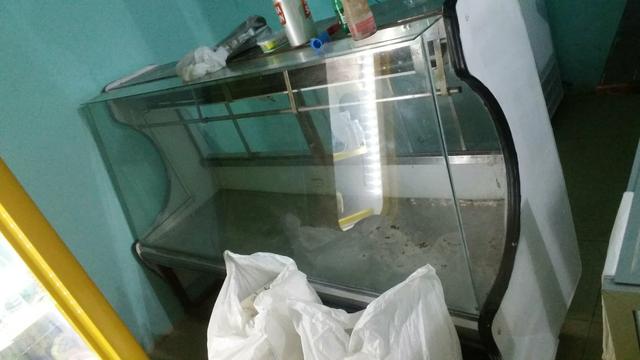 Vendo ou troco esse balcão de carne tem conversa a vista