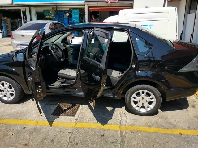 Ford Fiesta Sedan - Foto 4