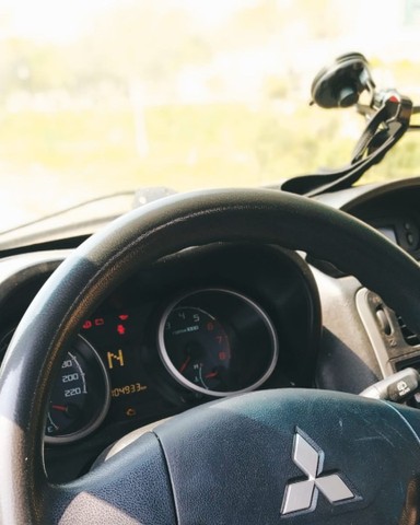 PAJERO TR4 IMPECÁVEL