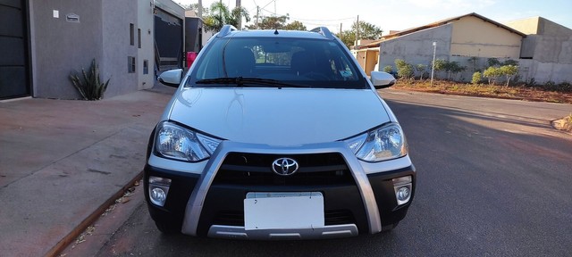 TOYOTA ETIOS CROSS