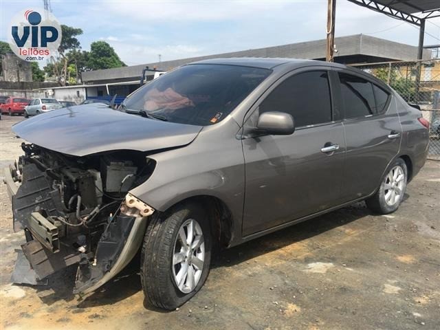 Sucata de Nissan Versa p/ Retirada de Peças