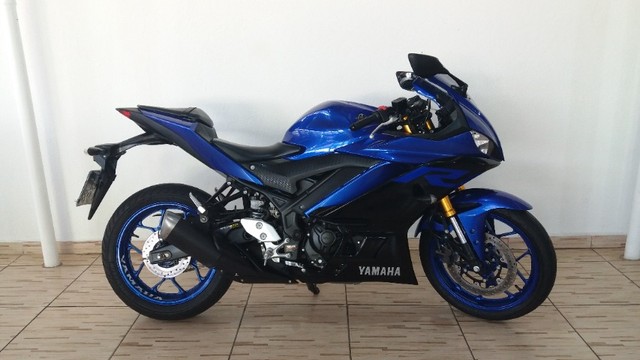 YAMAHA R3