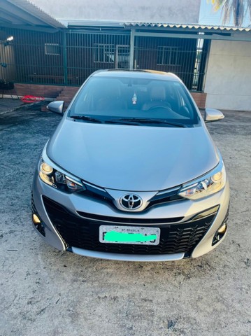 TOYOTA YARIS 1.5 COMPLETO AUT