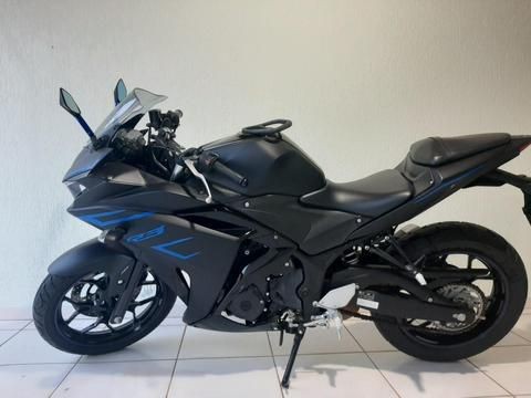 YAMAHA R3