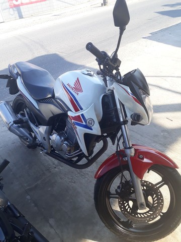 HONDA CB 300R
