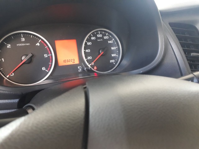 TRITON GLS BEM NOVINHA MUITO CONSERVADA