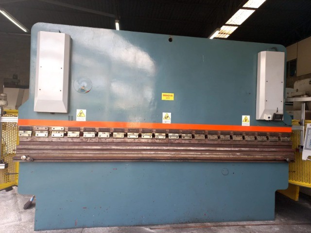 Dobradeira 4 Metros 160 Tons