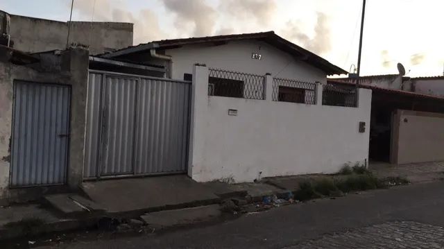 Alugo casa no Rangel 
