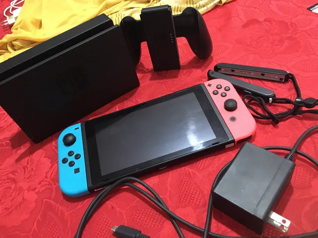 Nintendo Switch 32gb v1 Original Bloqueado (Sem Jogos)