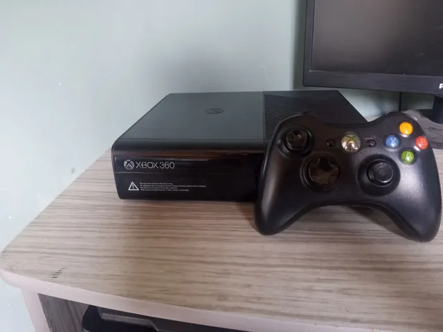 Console Xbox 360 Super Slim 250GB Desbloqueado (SEMINOVO