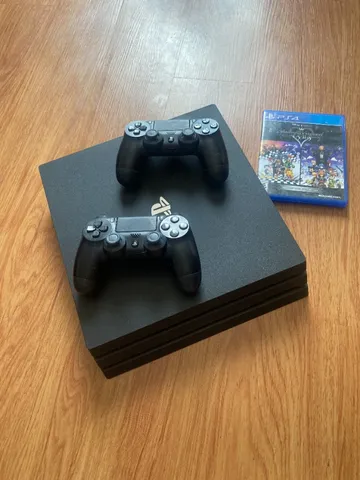 ps4 pro + 2 controles+ 4 jogos - Videogames - Centro, Florianópolis  1245397556