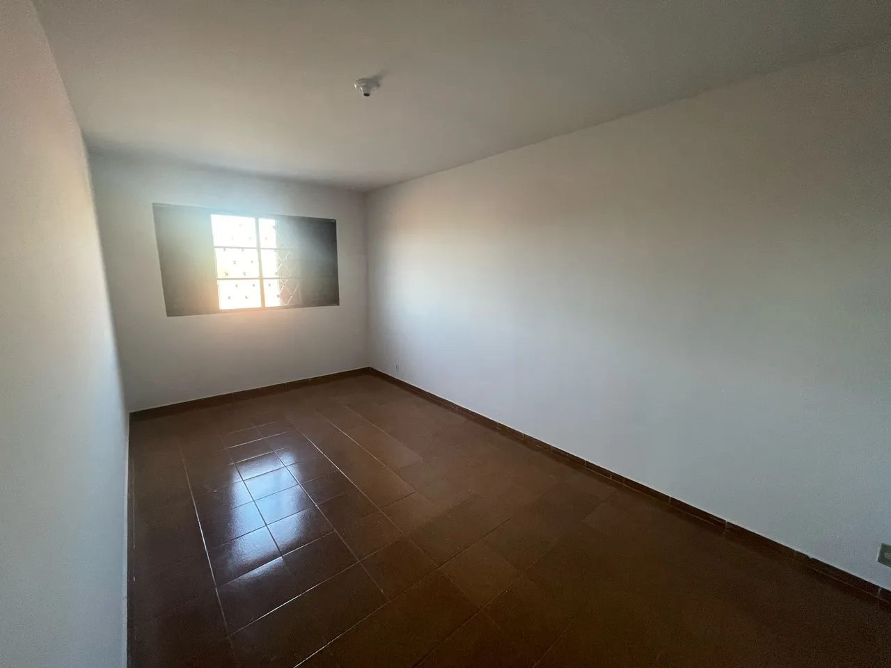 Apartamento próximo ao Estádio Serra Dourada