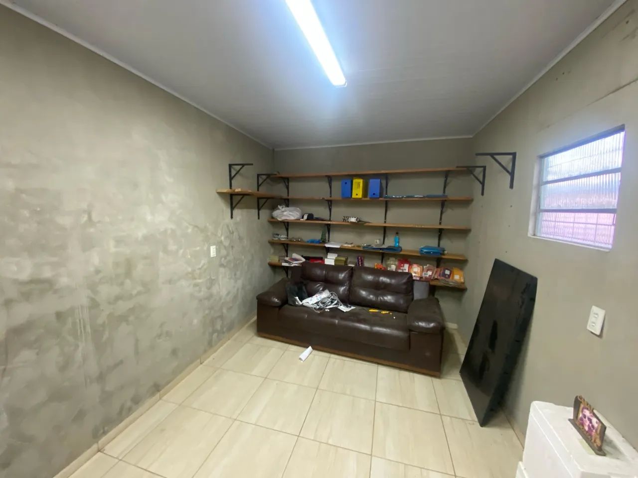 ALUGA-SE Galpão 100m2 com escritório - Foto 3