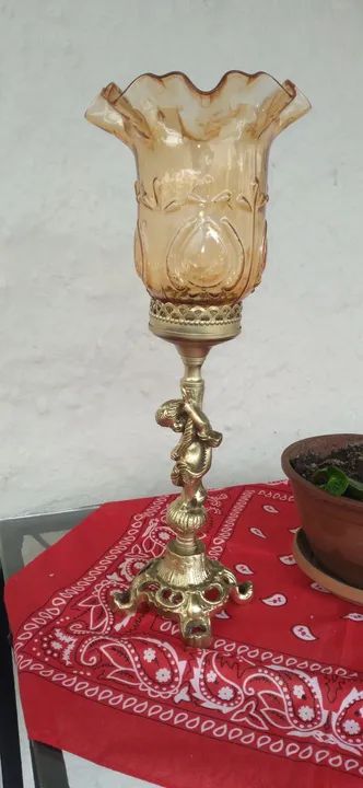 Abajour de bronze antigo com cupula de vidro  - Foto 4
