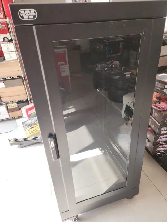 Rack para equipamentos de rede e DVR Womer com rodizio