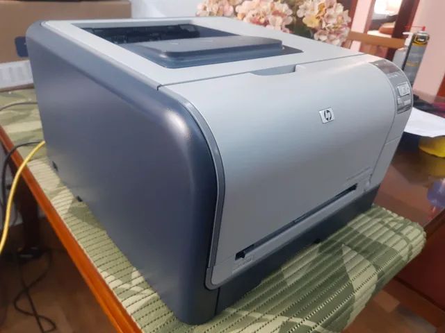 Impressora Hp LaserJet Color CP 1515n usada - Foto 3