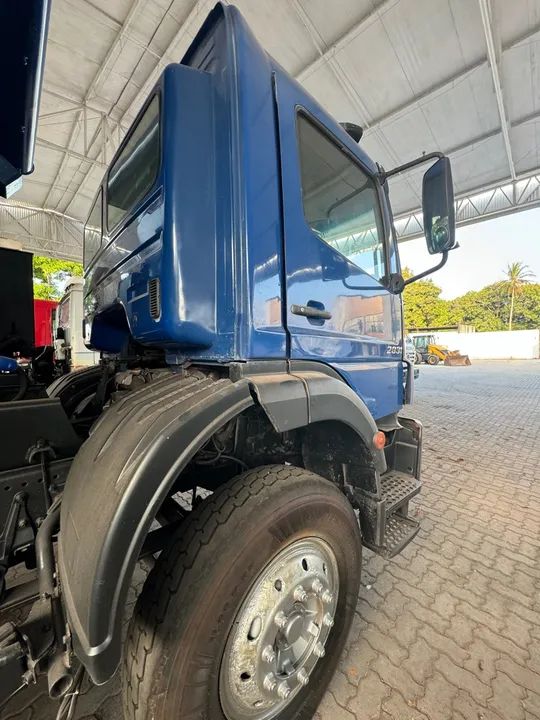 Mercedes-Benz Axor 2831 ano 2008 basculante  - Foto 11