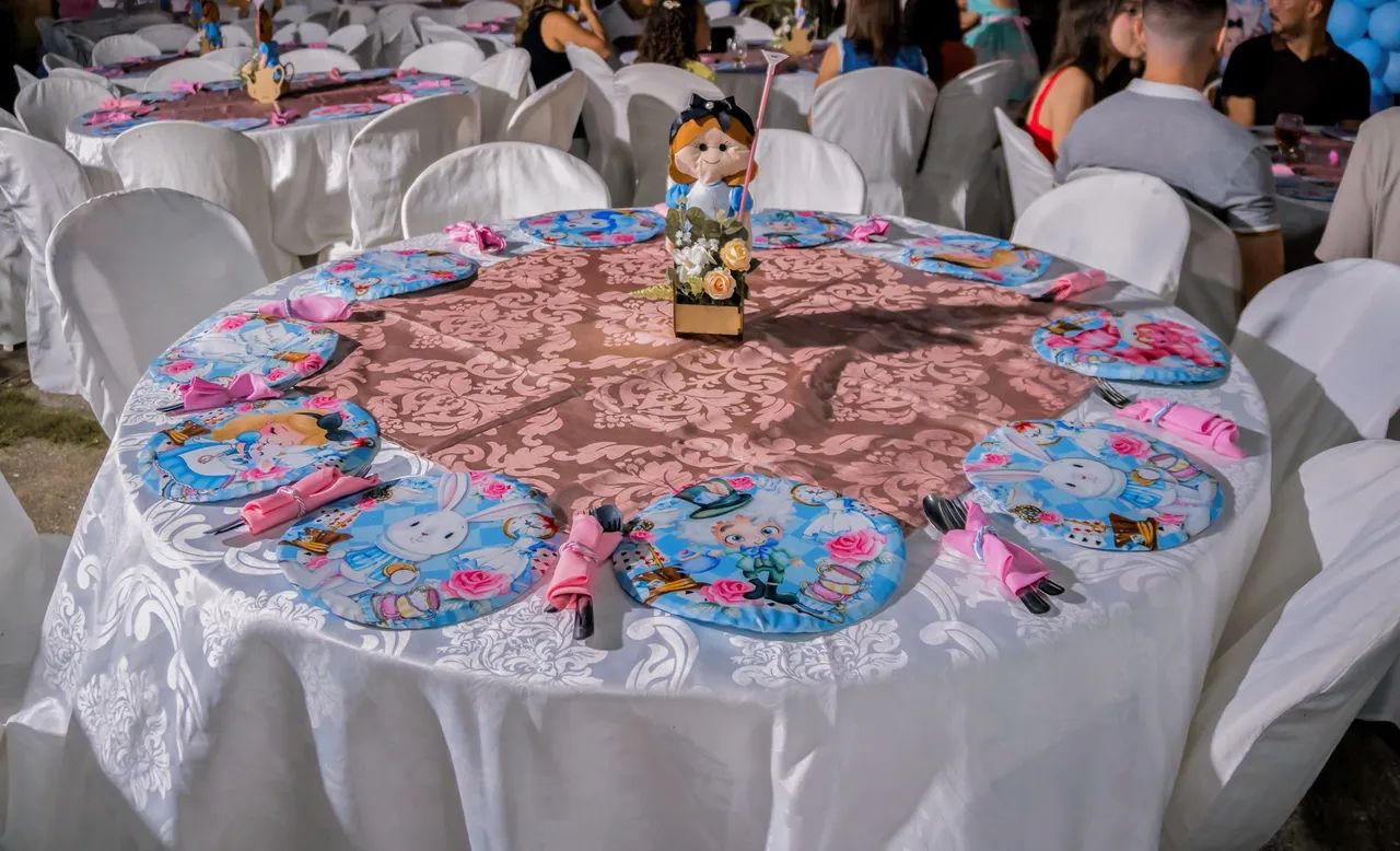 Vendo souplasts em tecido personalizados com o tema Alice no país das maravilhas baby