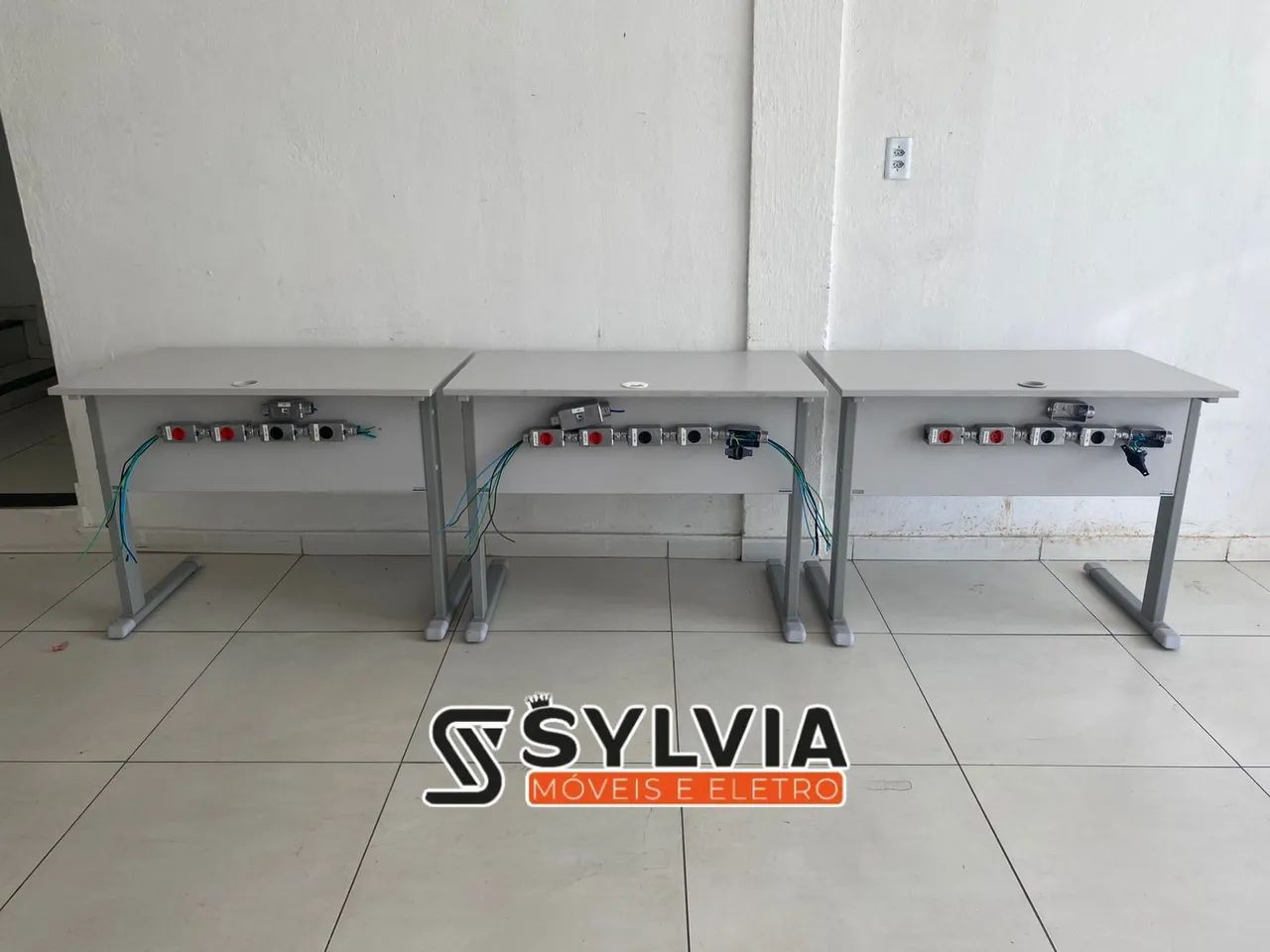 Mesa escrivaninha 451968077545482240
